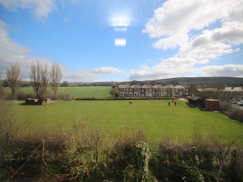 2 bedroom mid terrace house Let Agreed in Earby - IMG_2288.jpg